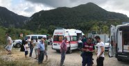 Yolcu midibüsü uçuruma yuvarlandı, çok sayıda yaralı ve ölü var