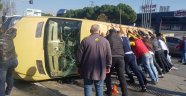 Yolcu minibüsünün yasak "U" dönüşü faciası: 6 yaralı
