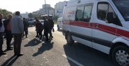 Yolun karşısına geçmek isteyen öğrenciye kamyonet çarptı: 1 yaralı