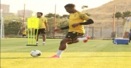 Youssouf performansıyla dikkat çekiyor