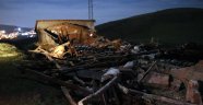 Yozgat'ta mandıra çöktü: 6 hayvan telef oldu
