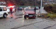 Yük treni çarptı sürücünün burnu bile kanamadı