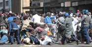 Zimbabve'de protestoculara polis şiddeti