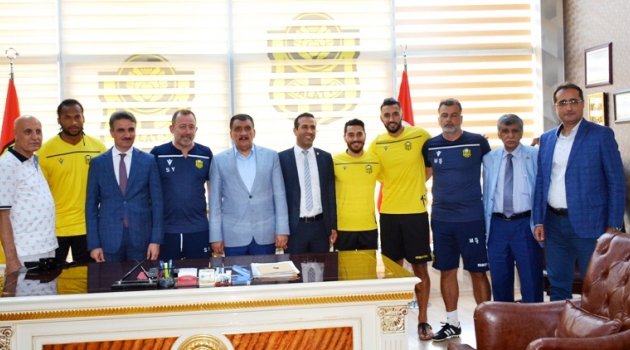 "Tek yumruk olmak zorundayız"