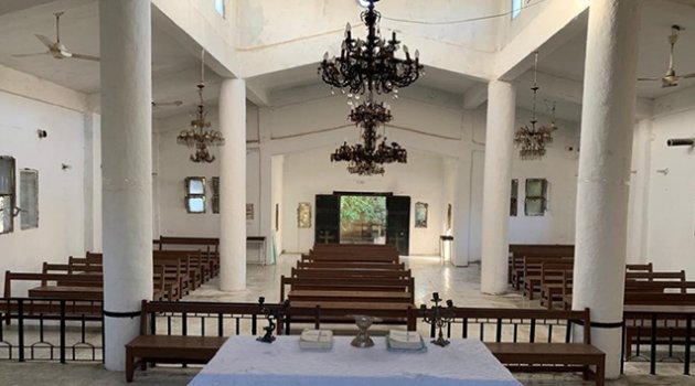 Tel Abyad'da Ermeni kilisesi temizlenerek camları yenilendi