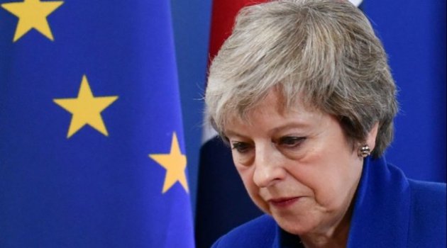 Theresa May, Brexit için üç aylık erteleme istedi