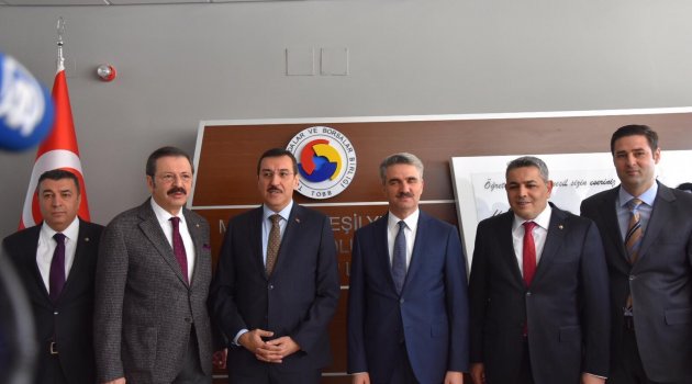 TOBB Başkanı okul açılışına katıldı