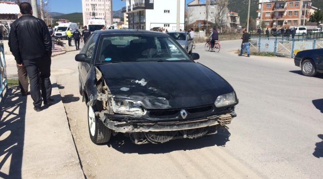 Trafikten men edilen araçla kaza yaptı: 2 yaralı