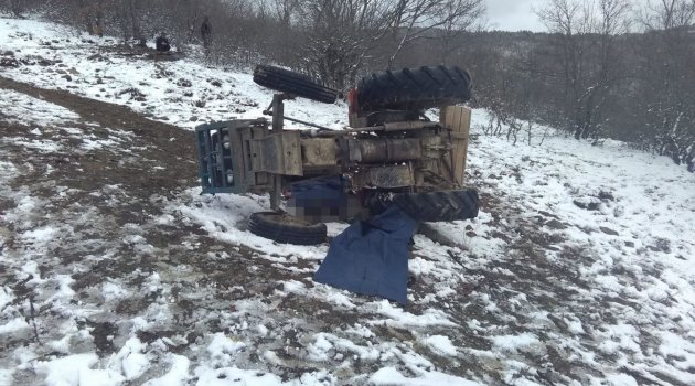 Traktör altında kalan 2 çiftçi hayatını kaybetti