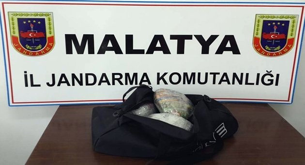 Tren ve otobüste 18 kilo esrar ele geçirildi