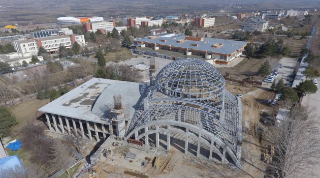 Üniversite Cami inşaatı devam ediyor