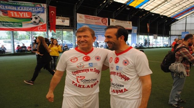 Ünlülerin Maçında Yeni Malatyaspor Başkanı da Forma Giydi