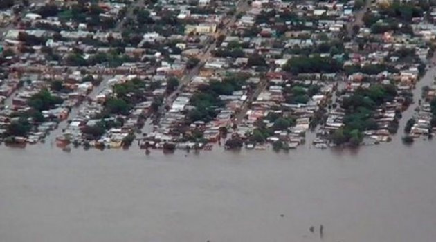 Uruguay'da sel binlerce kişiyi evinden etti