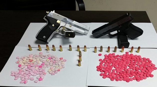 Uyuşturucu ve tabancadan 4 gözaltı