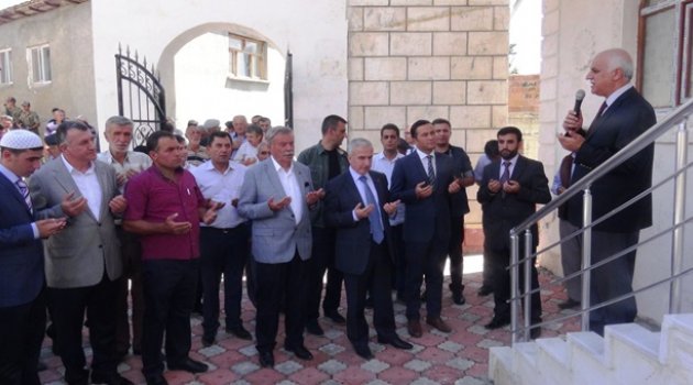 Vali Kamçı Doğanşehir'de Cami Açılışına Katıldı