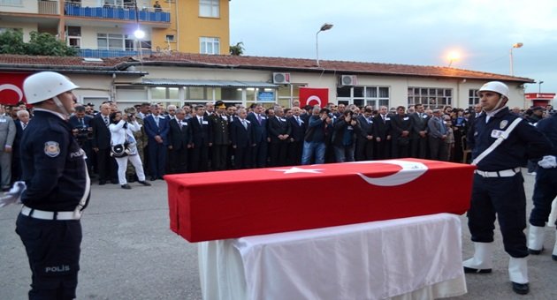 Vali Kamçı,Şehit Polislerin Cenaze Töreni Katıldı