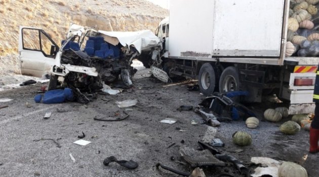 Van'da trafik kazası: 8 ölü