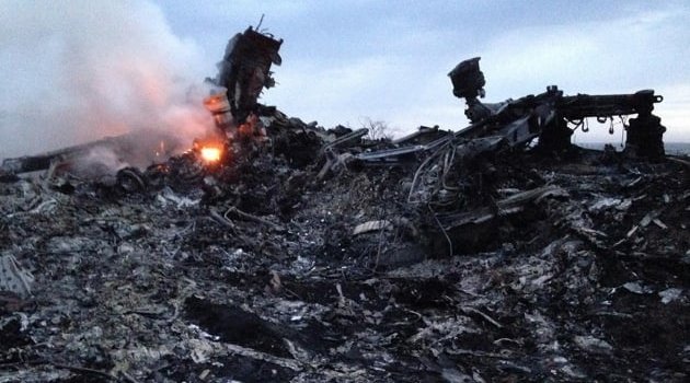 Vietnam'da askeri eğitim uçağı düştü: 2 ölü