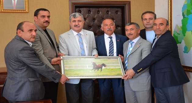 Yeni bir Akçadağ için gayret göstermeliyiz