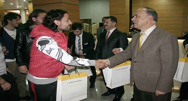 Yeni Malatyaspor'a Yemek Verildi