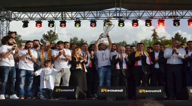 Yeni Malatyaspor'un Şampiyonluk Kupası İstanbul'da