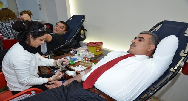 Yeşilyurt Belediyesi Personelinden Kan Bağışı
