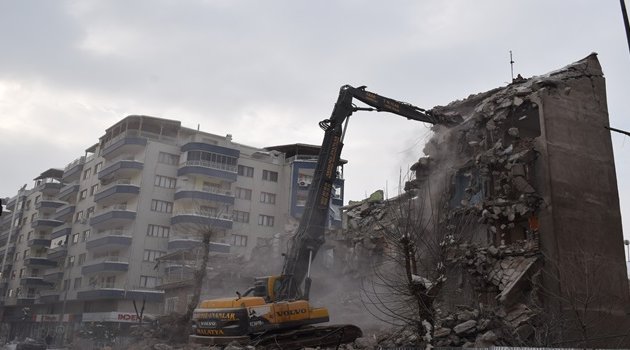 Yıkım çalışmaları devam ediyor!