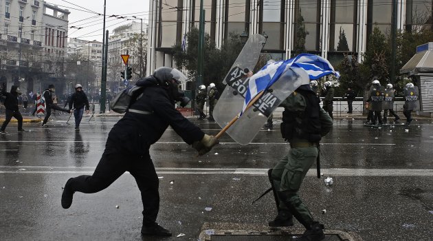 Yunanistan'daki protestolarda 2 Türk gözaltına alındı iddiası
