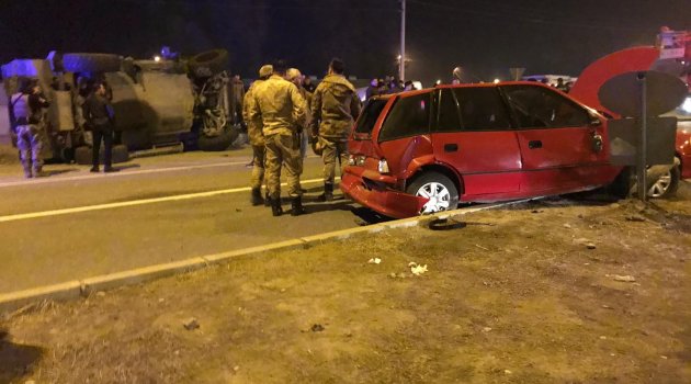 Zırhlı polis aracı otomobille çarpıştı: 5 yaralı