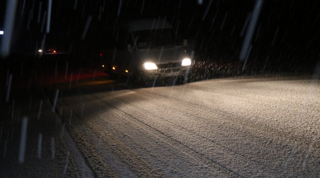Zonguldak'ta aniden bastıran kar hayatı olumsuz etkiledi