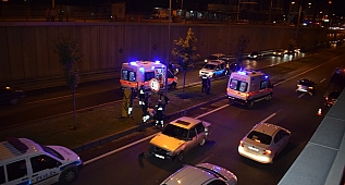 Alt geçitte trafik kazası: 4 yaralı