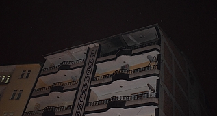 Malatya'da bir şahıs kendi evini yakıp kaçtı