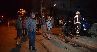 Freni boşalan tır ortalığı savaş alanına çevirdi 