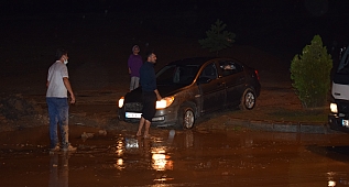20 dakikalık sağanak yağış felç etti
