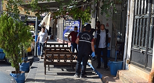 Gençlerin küfürleşmesi kanlı bitti