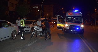 Otomobilin kapısına çarptı!