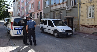 Öz oğlunu kavanoz ile ağır yaraladı! 