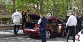 Aracında silahlı saldırıya uğrayan şahıs yaralandı