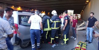 Alt geçitte zincirleme kaza: 3 yaralı