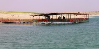 Denizi olmayan Malatya'da yüzen restoran
