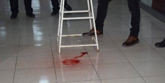 Cami tavanından damlayan kan polisi alarma geçirdi