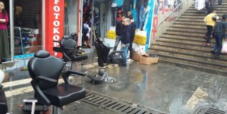 Dolu ve sağanak yağış hayatı felç etti