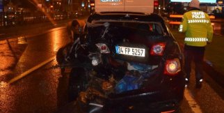 Malatya'da Minibüs otomobile çarptı: 2 yaralı