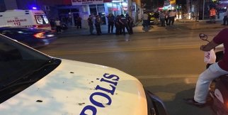 Beyzbol sopaları ile işyerini bastılar