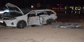 Havaalanı yolunda kaza 2 ölü 16 yaralı