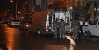 Malatya'da ailesini silahla rehin alan şahsı emniyet müdürü ikna etti