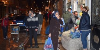 Malatya'da vatandaşlar fırın ve marketlere hücum etti